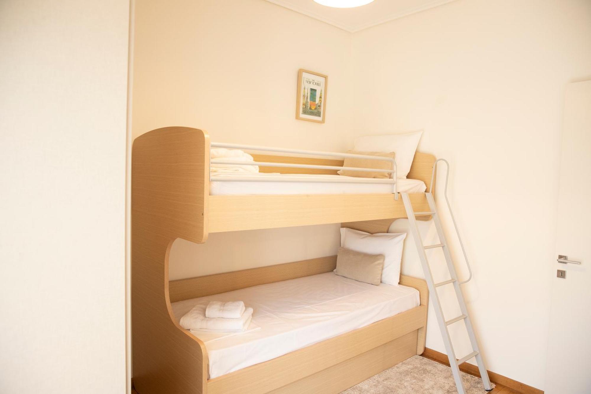 Spacious Glyfada Golf 4Br -Near Beach + Shops เอเธนส์ ภายนอก รูปภาพ