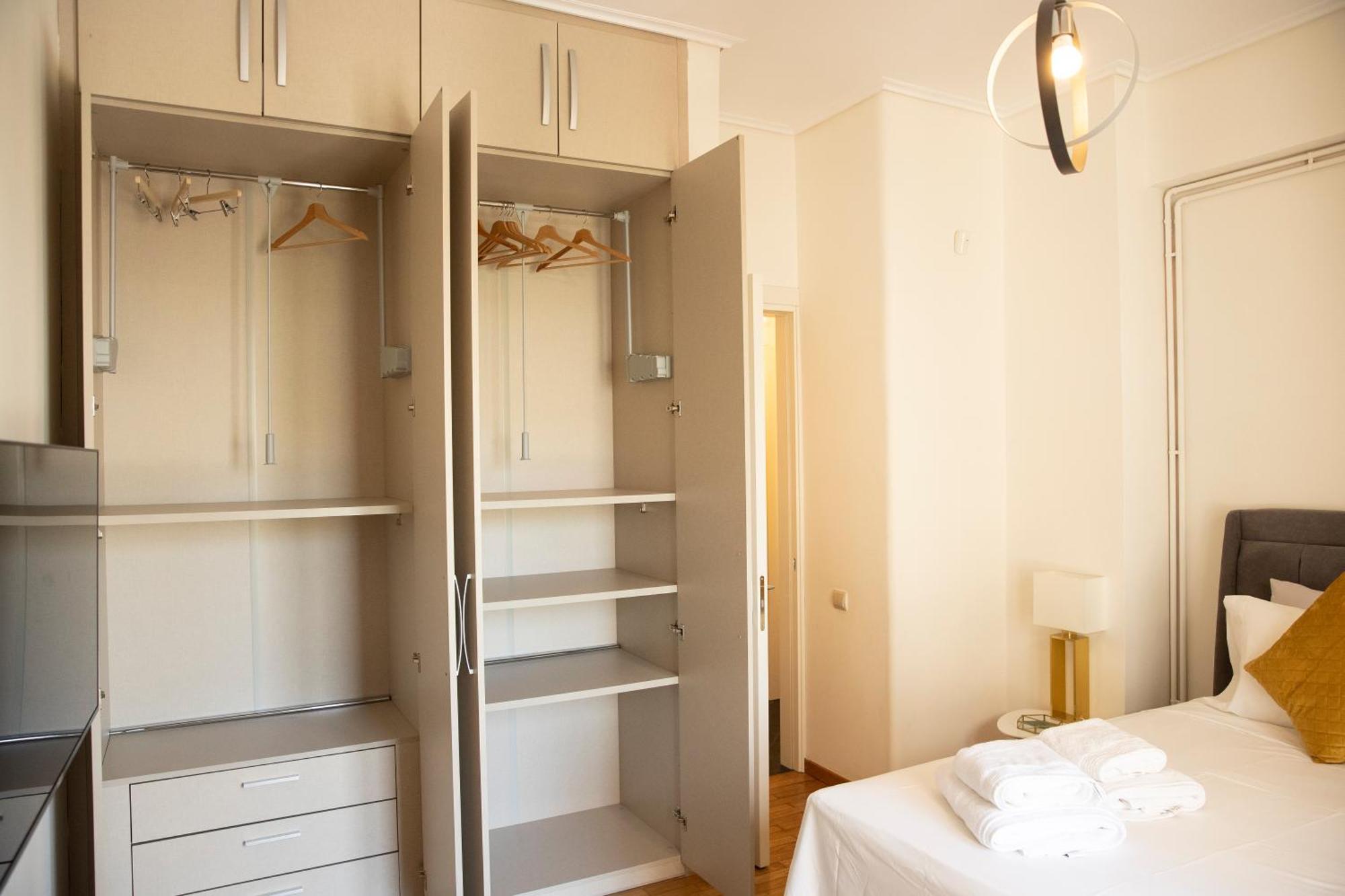 Spacious Glyfada Golf 4Br -Near Beach + Shops เอเธนส์ ภายนอก รูปภาพ